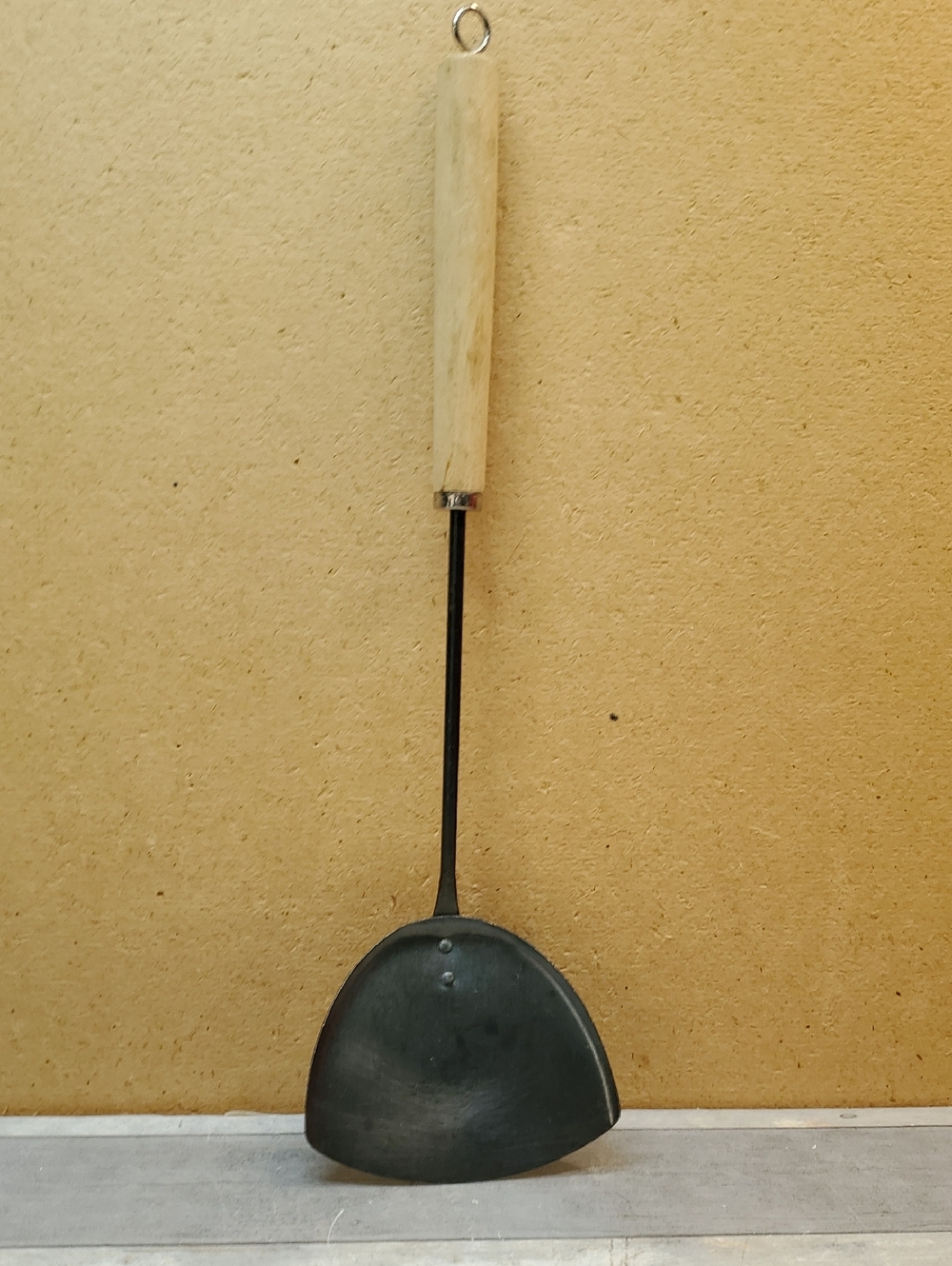 Wood-Handle Wok Shovel
